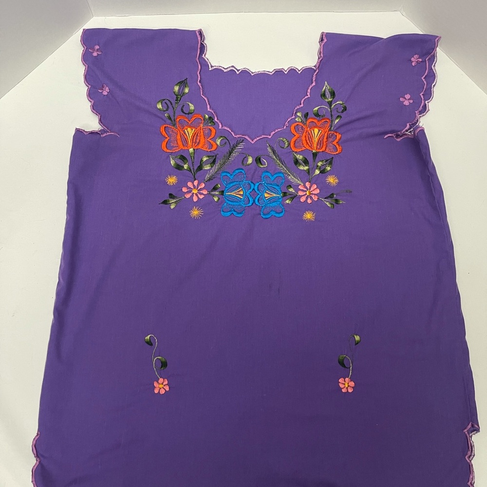 Ladies Mexican Oaxaca purple embroidered blouse L